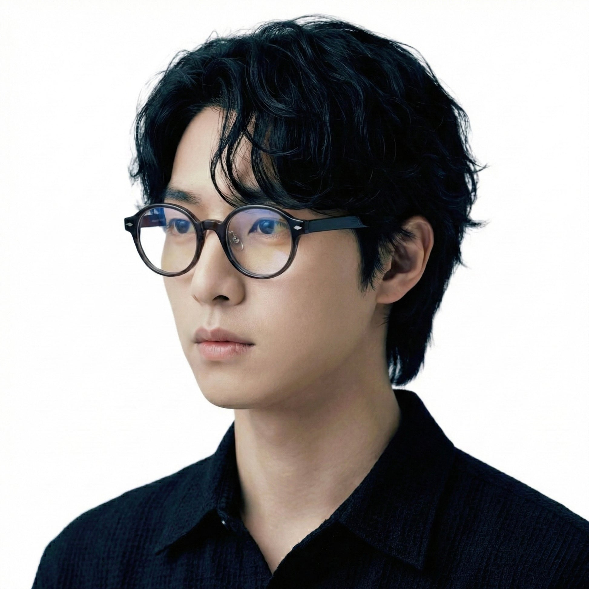 Base acetate oval glasses worn by model